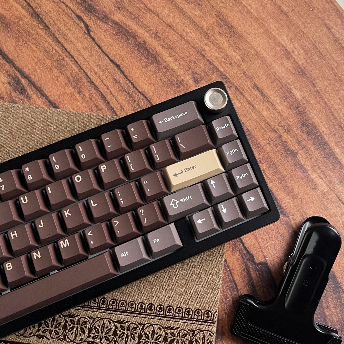 Womier 130 Keys Chocolate Brown Double Shot PBT Keycaps Set Cherry Profile Custom Keycaps for Retro Gaming Mechanical Keyboard