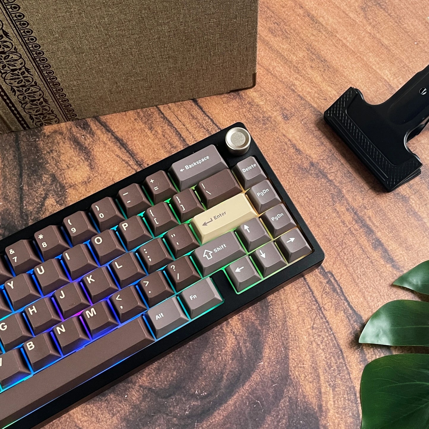 Womier 130 Keys Chocolate Brown Double Shot PBT Keycaps Set Cherry Profile Custom Keycaps for Retro Gaming Mechanical Keyboard